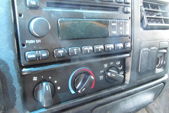 Used 2008 Ford F 750 dump with hydraulic brakes  only 102,000 km