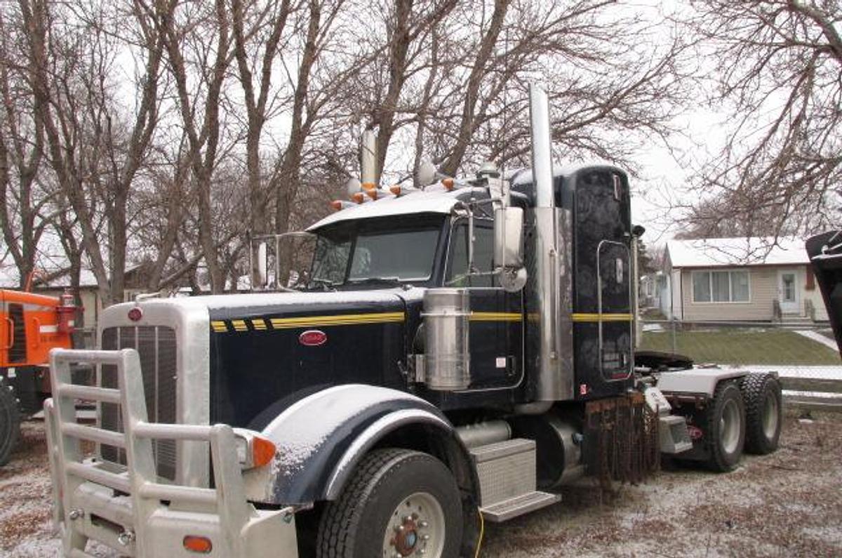 Used 2018 Peterbilt 367 X 15 565 HP 18 spd 