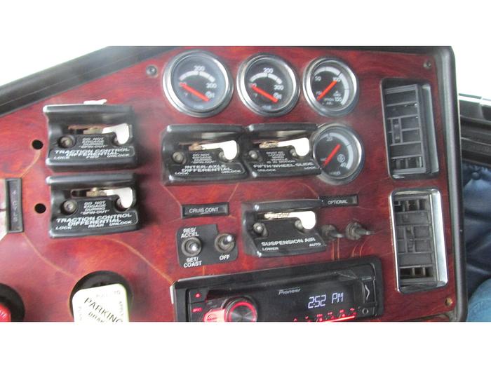 Used 2007 Freightliner Classic 120