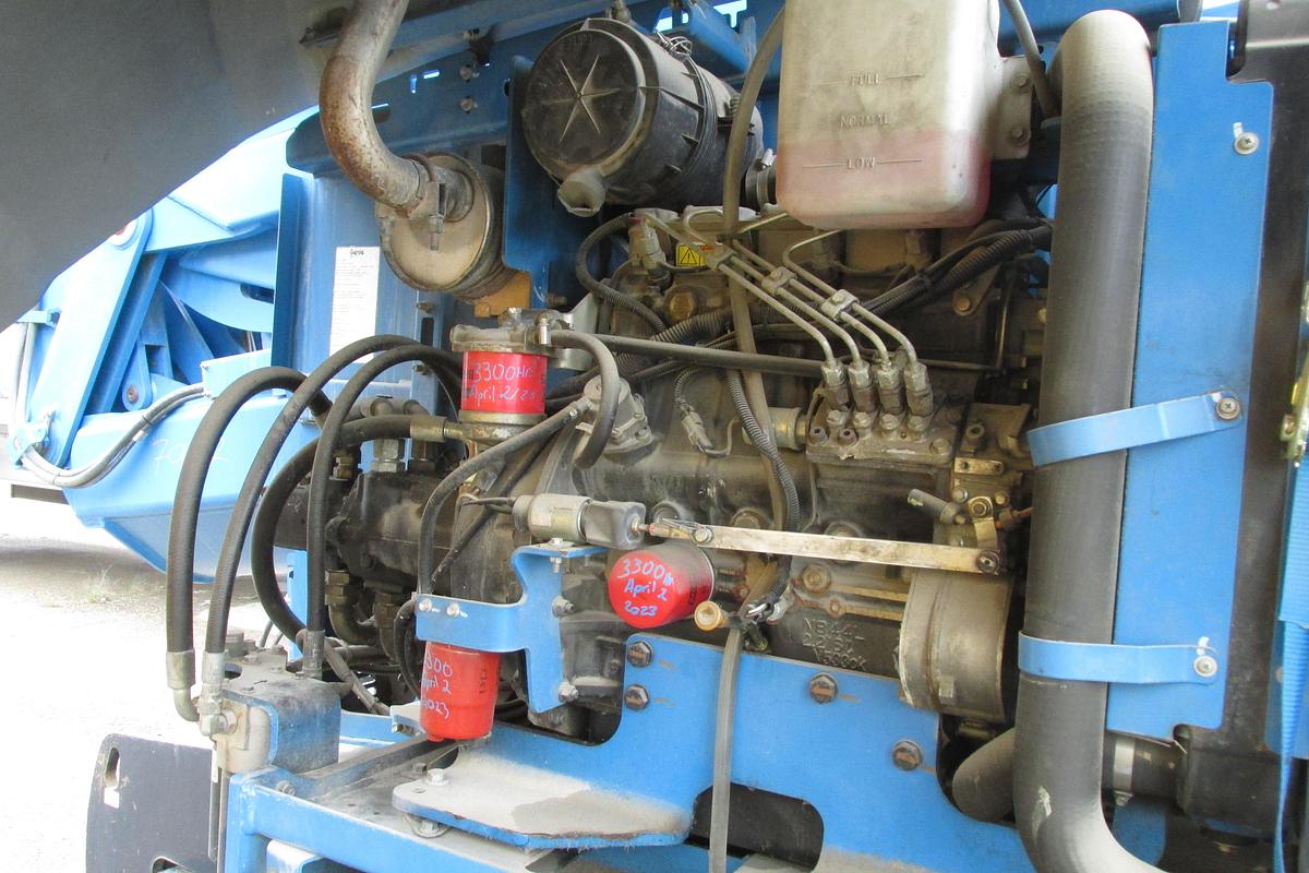 Used 2015 Genie Z 62/40 man lift 4x4 diesel