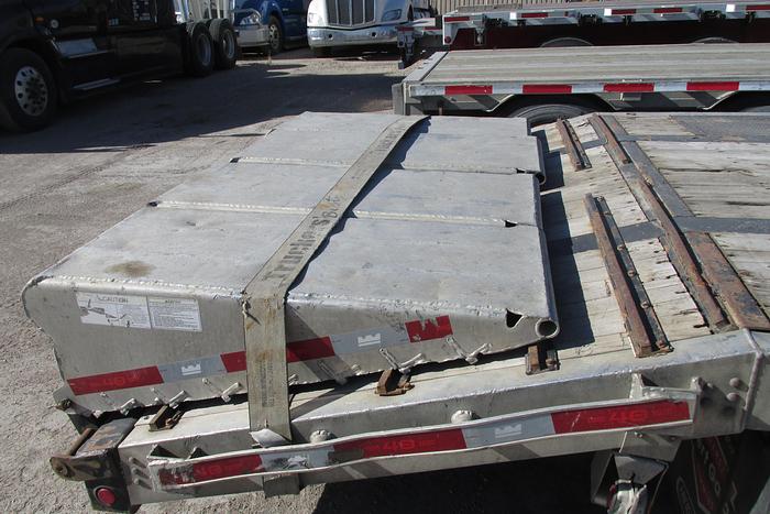 Used 2021 Lode KIng 53 ft low pro recovery step deck