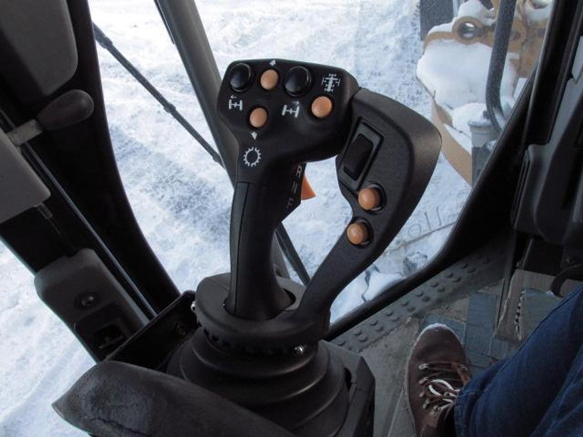 Used 2015 Caterpillar 160M VHP Plus Grader with snow wing very nice