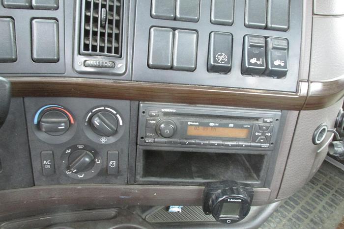 Used 2015 Volvo VNL Day Cab D 13 new transmission and clutch