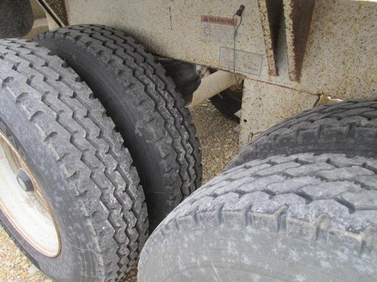 Used 2015 Midland MX 2000 cross belly dump trailer