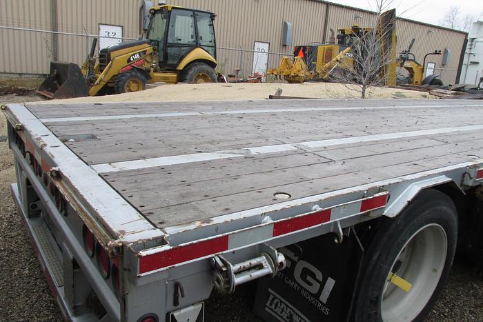 Used 2017 Lode King 53 ft step deck recovery trailer tridem