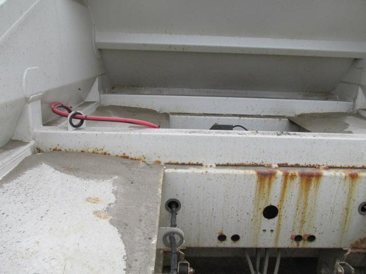 Used 2015 Midland MX 2000 cross belly dump trailer