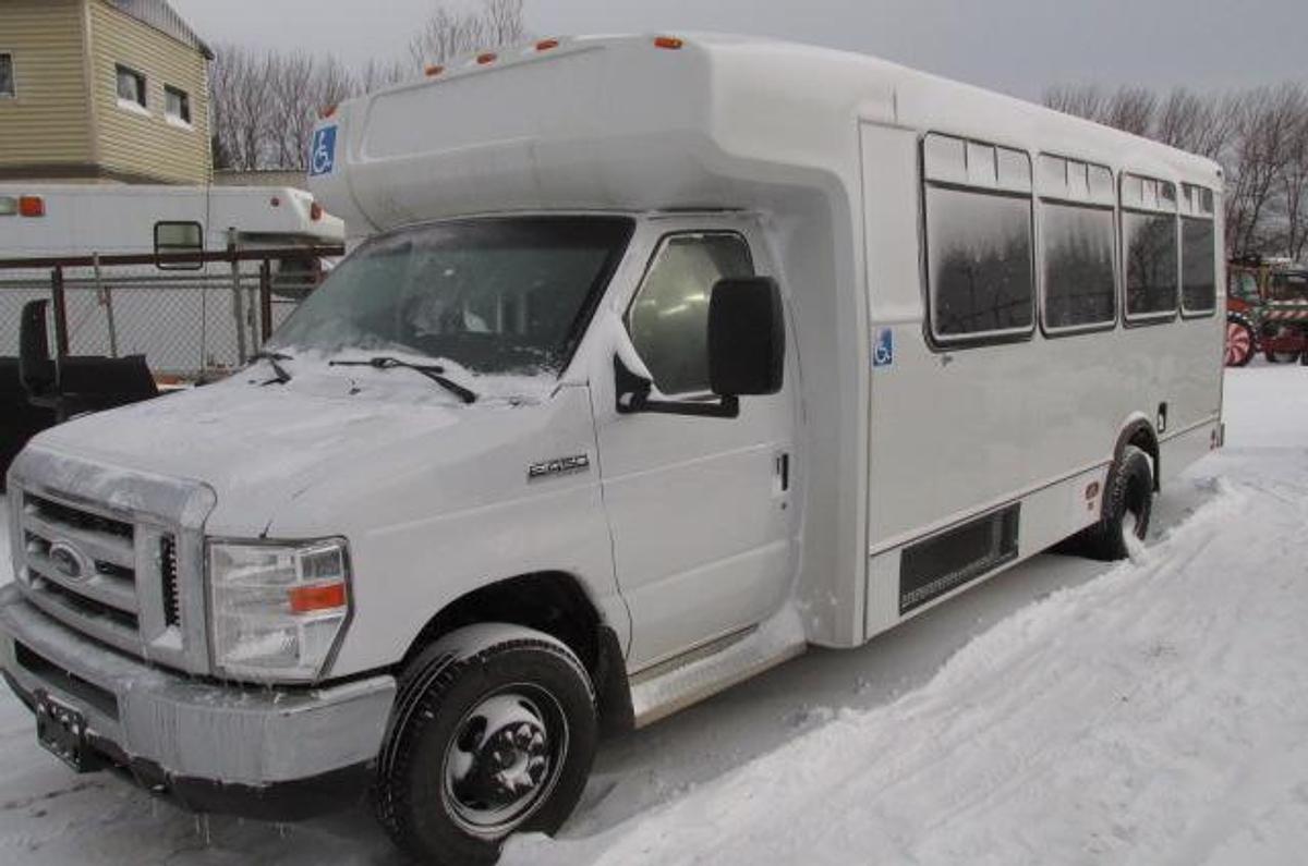 Used 2017 Ford E450 18 passenger Shuttle Van with wheel chair lift