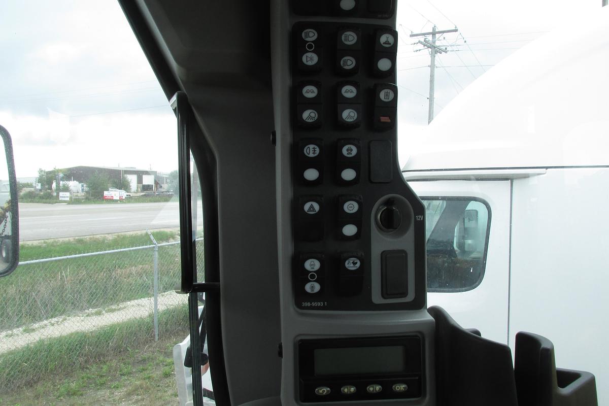 Used 2015 Caterpillar 160M VHP Plus Grader with snow wing very nice