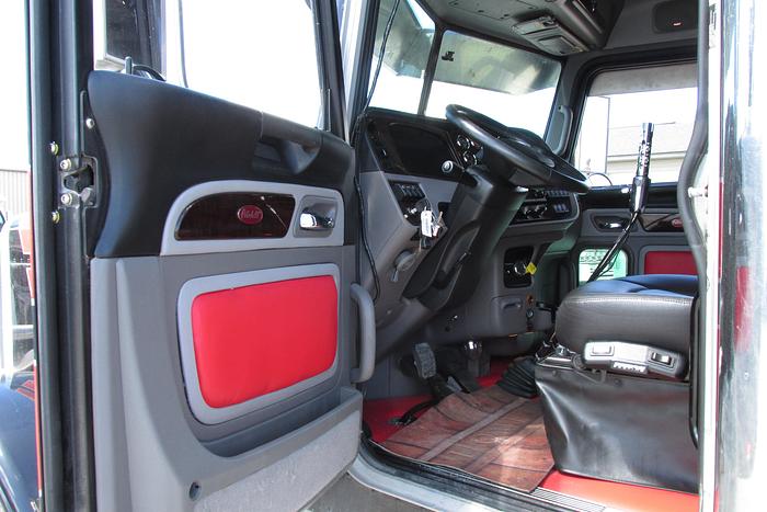 Used 2023 Peterbilt 389 510 HP 18 speed