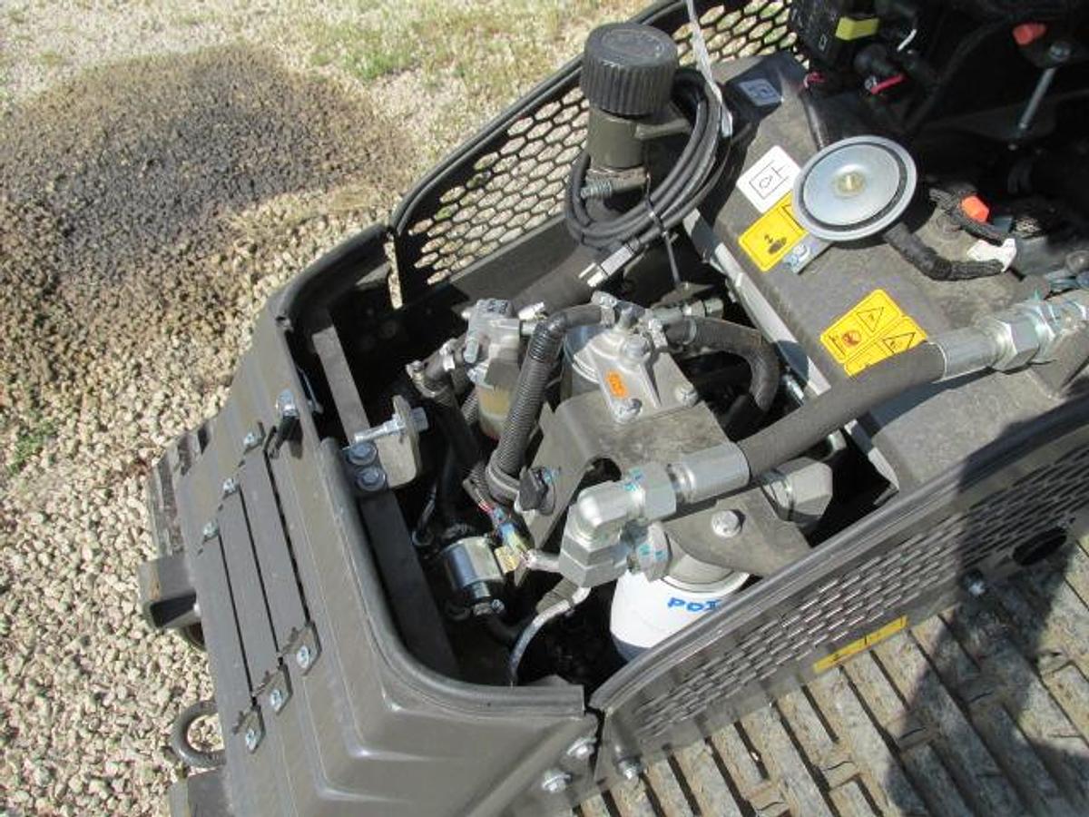 Brand new mini skid steer Kubota 23 hp 