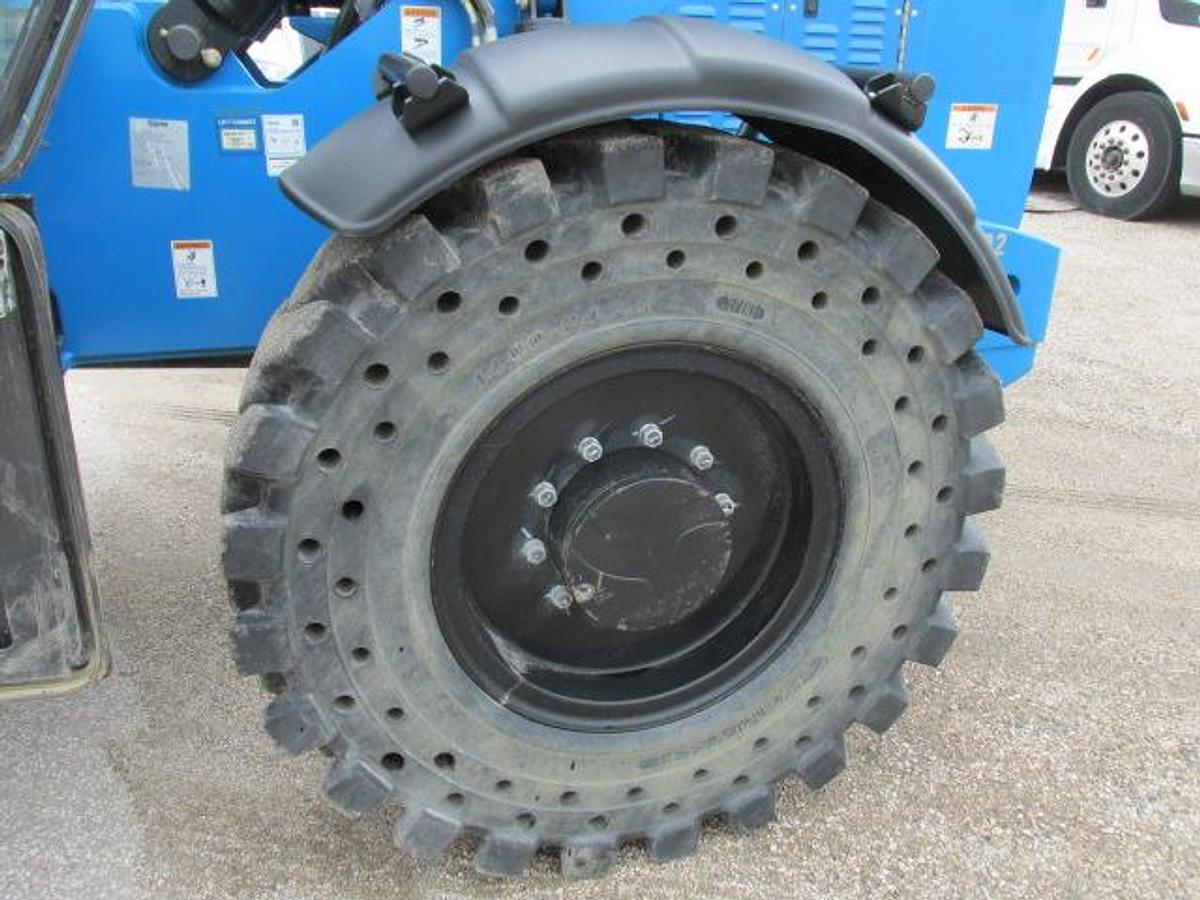 Used 2019 Genie GTH 1056 telehandler 10,000 lb lift