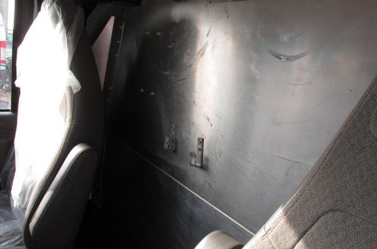 Used 2018 Chevrolet Express 2500 Cargo Van low kms