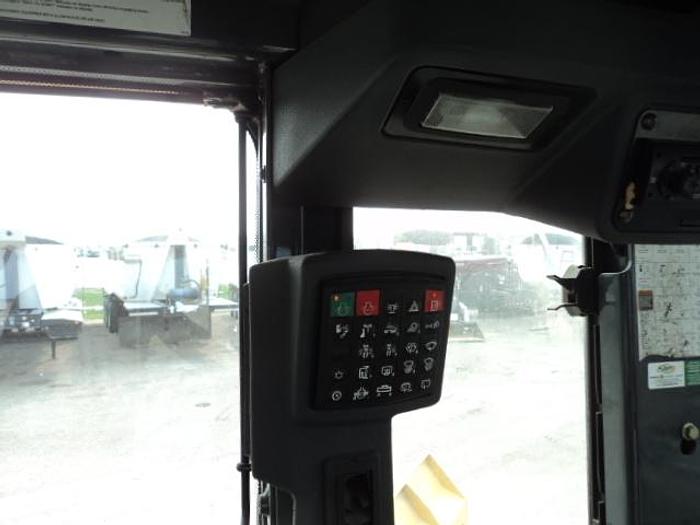 Used 2013 John Deere 870 GP with wing