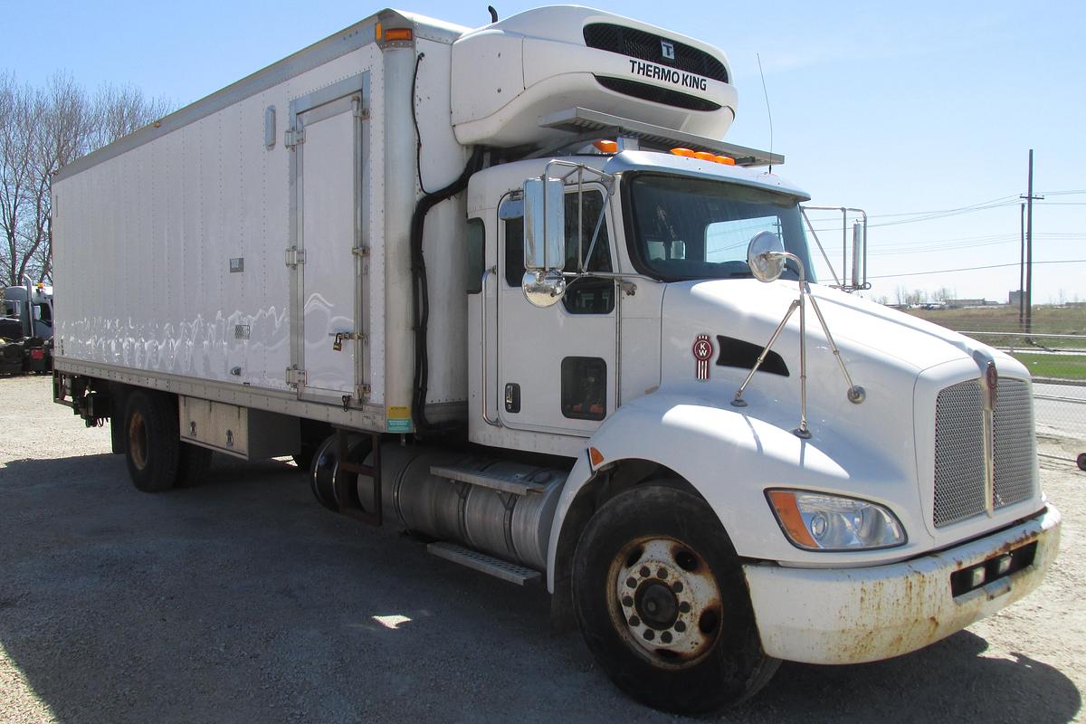 Used 2013 Kenworth T370 with 26 ft box and reefer system
