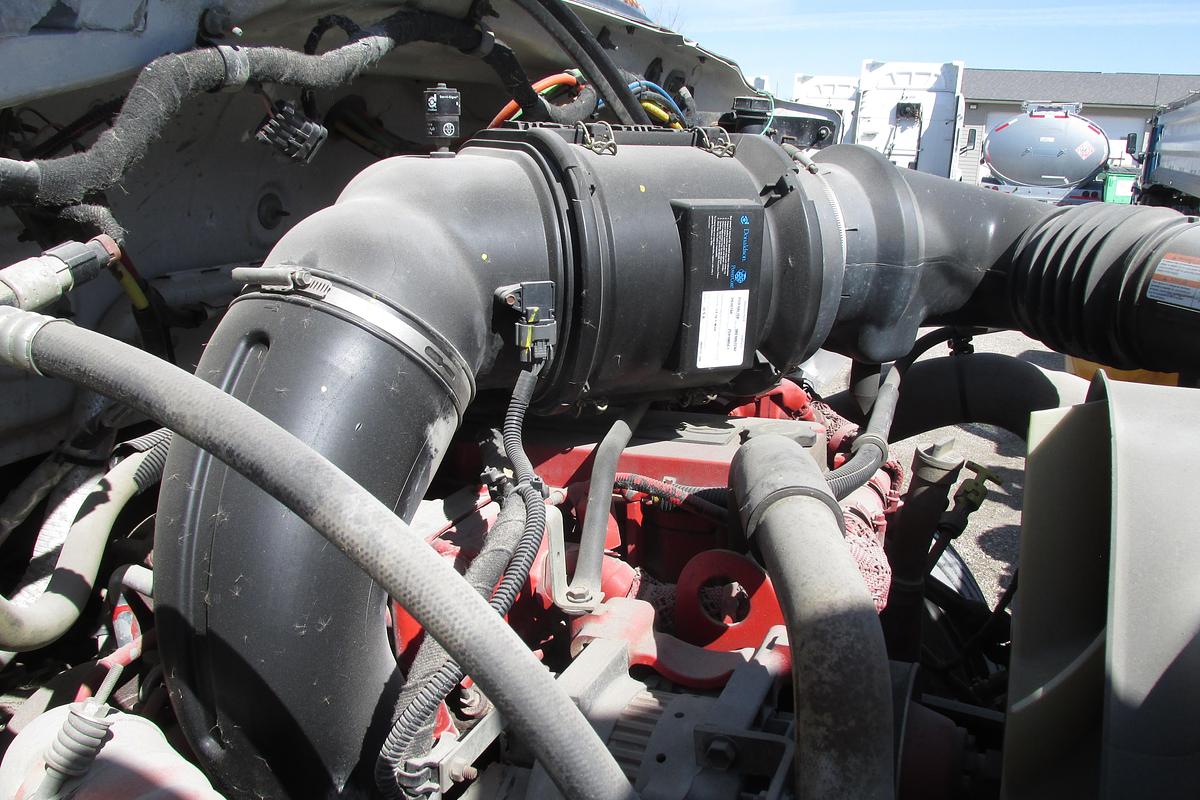 Used 2011 Ford f 750 with 18 ft flat deck