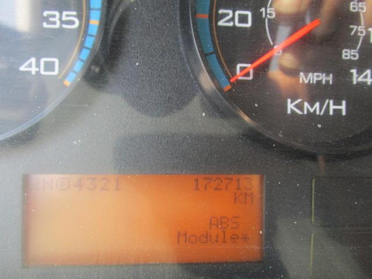 Used 2009 International 4300 with hydraulic brakes new 22 ft flat deck