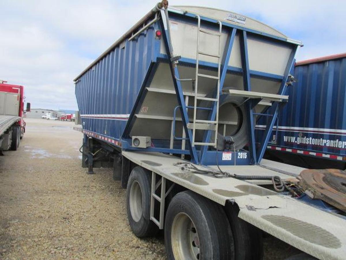 Used 2020 Doepker Super B grain trailer