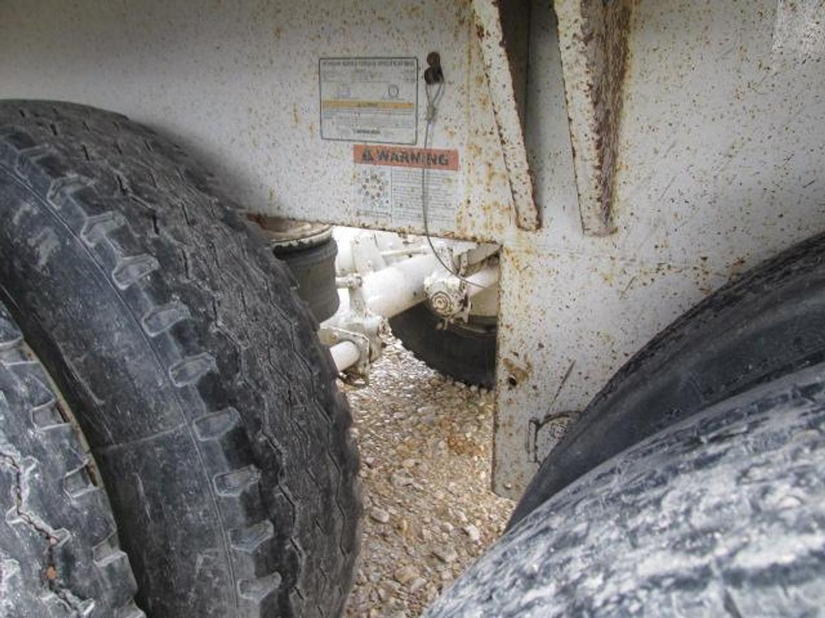 Used 2019 Midland MX 2000 cross gate belly dump