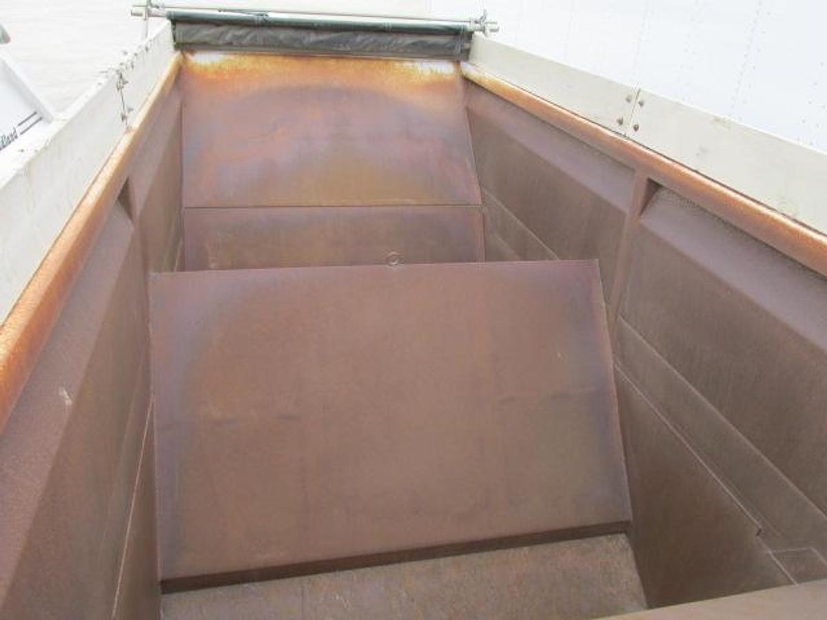 Used 2015 Midland MX 2000 cross belly dump trailer