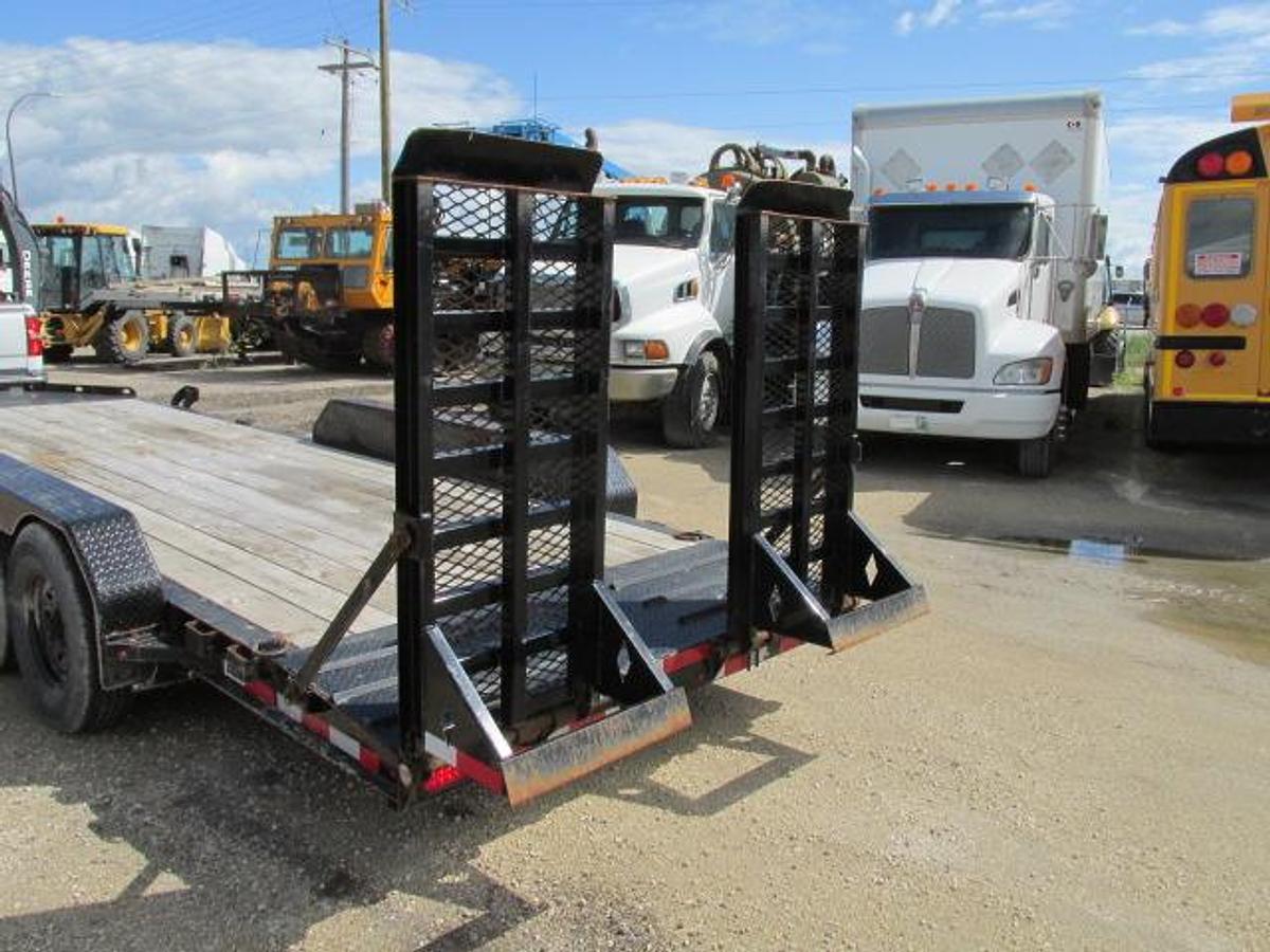 Used 2022 Diamond C 22 ft equipment trailer