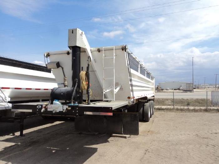 Used 2017 Midland XL 3000 tridem end dump