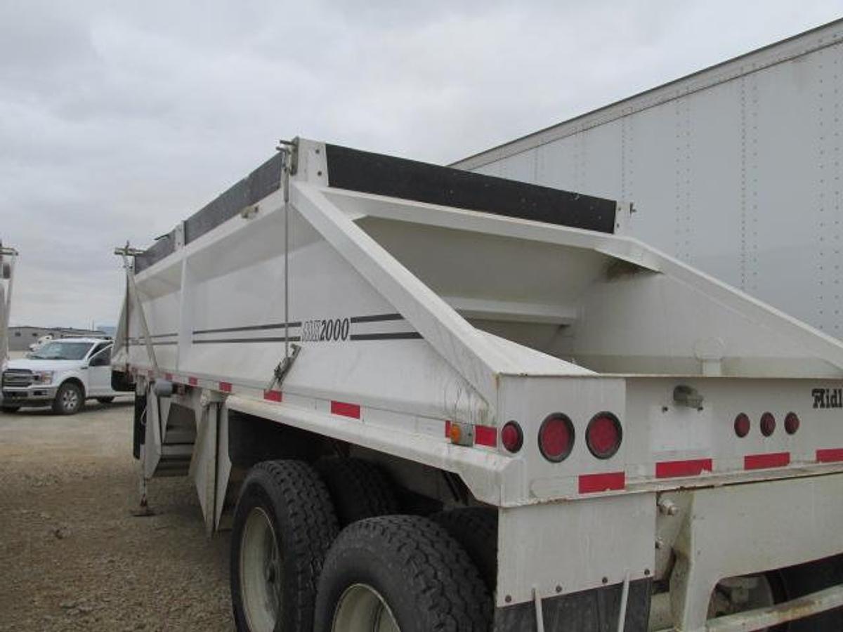 Used 2015 Midland MX 2000 cross belly dump trailer