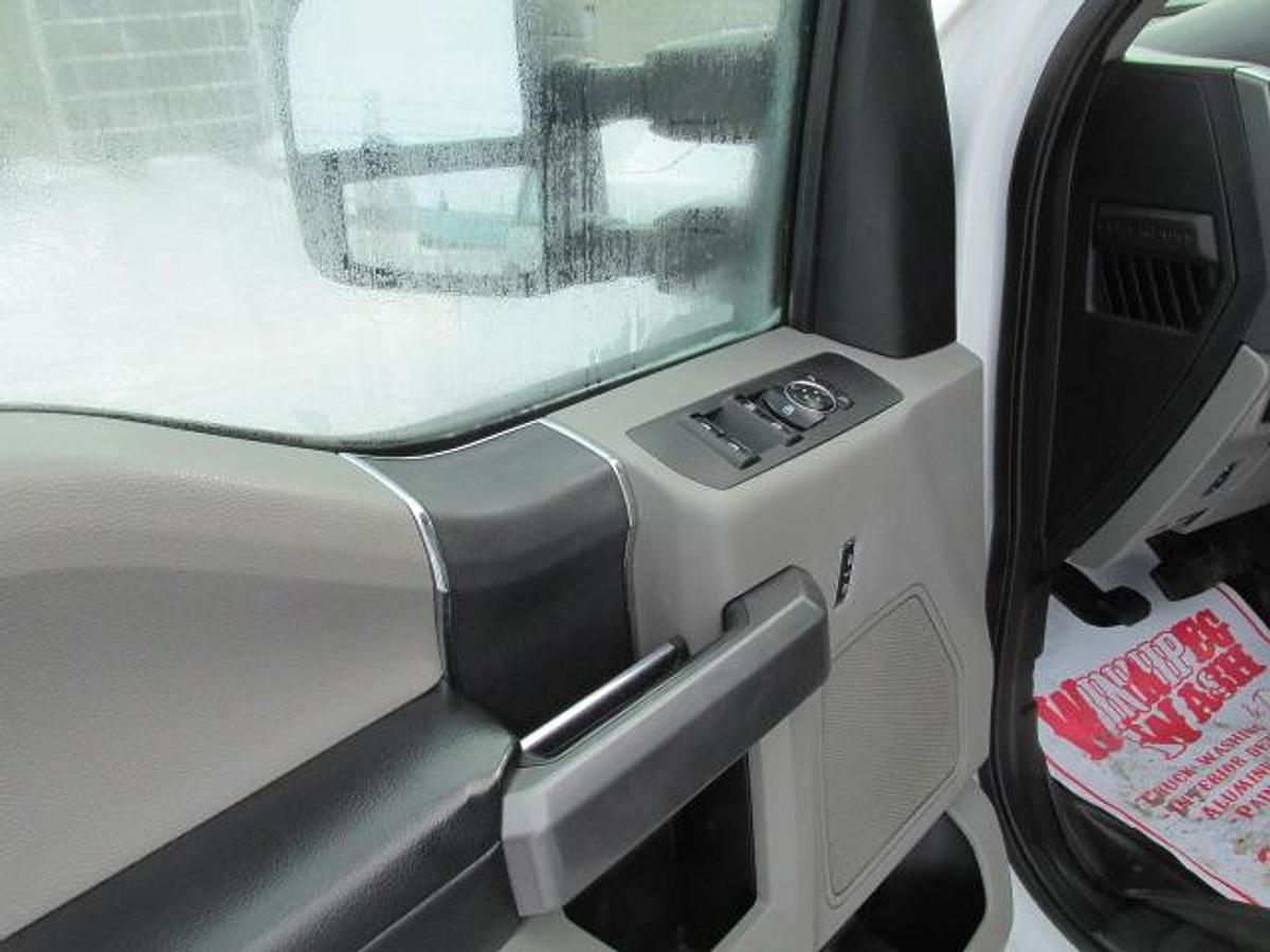 Used 2020 Ford F 250 Crew Cab 4x4 with 9 ft deck