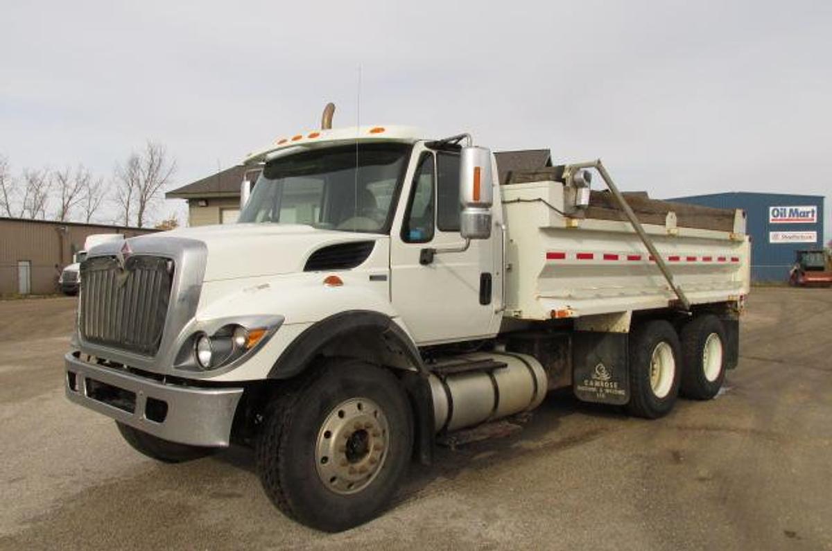 Used 2015 International 7400 Dump