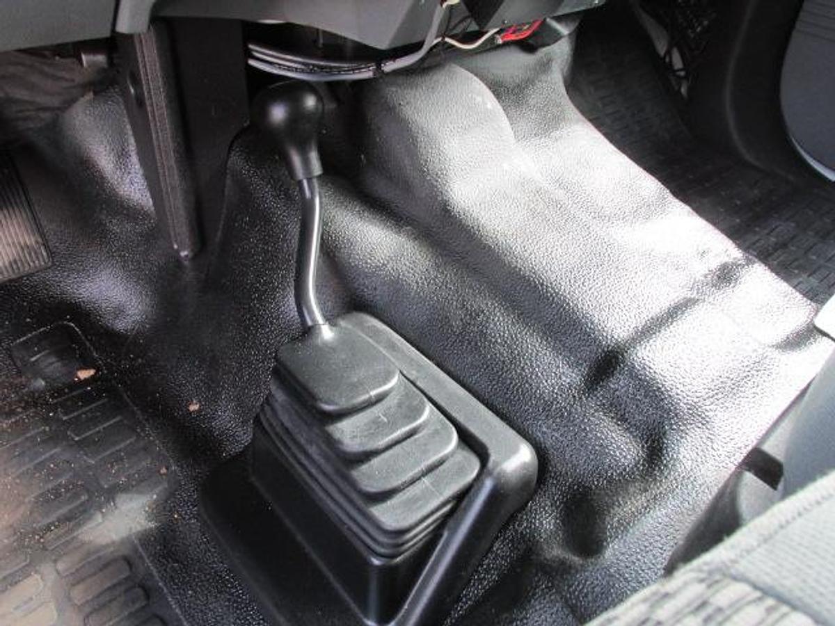 Used 2016 Ford F 550 Crew Cab 4x4 with Brandex service body 