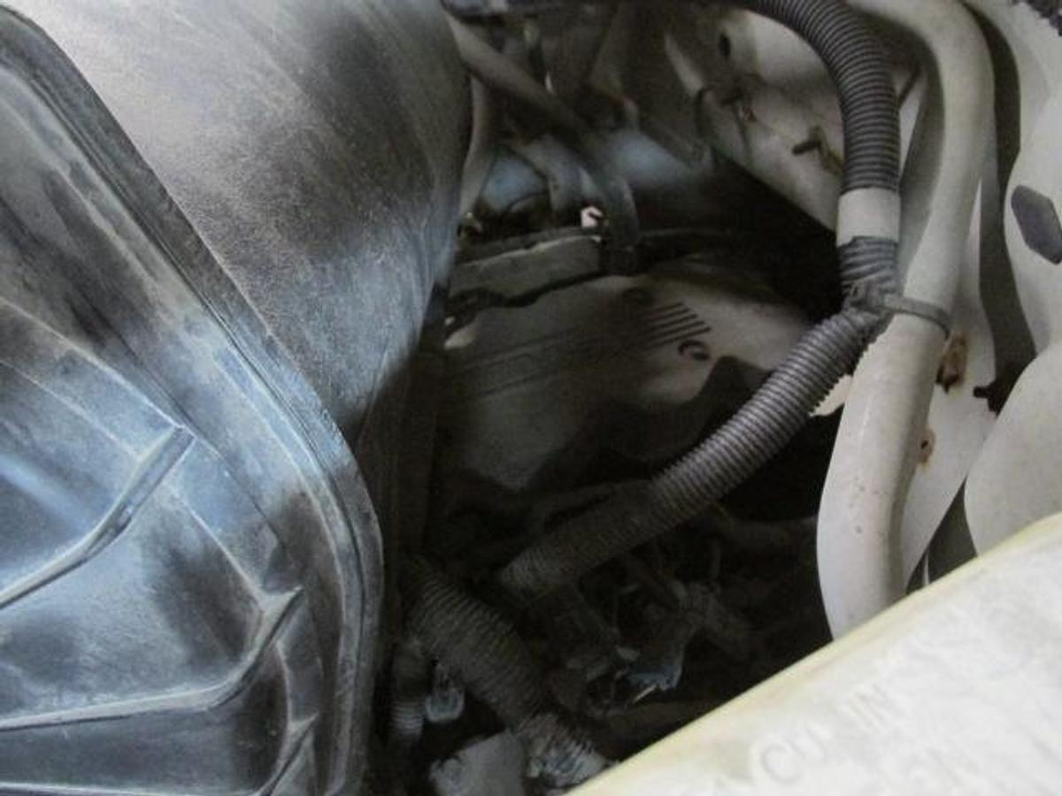 Used 2006 Ford F 650 with 13 ft dump box