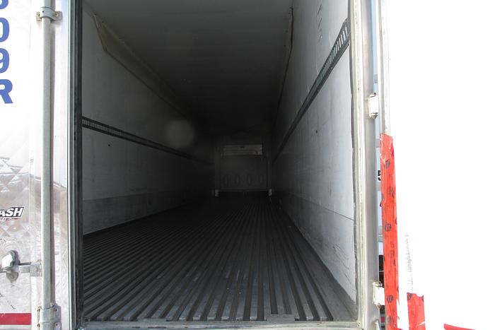 Used 2017 Wabash 53 ft tri axle reefer trailer with Carrier X4-7500 unit