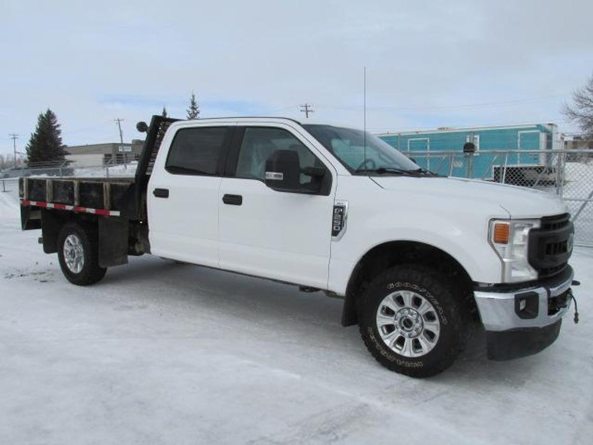 Used 2020 Ford F 250 Crew Cab 4x4 with 9 ft deck