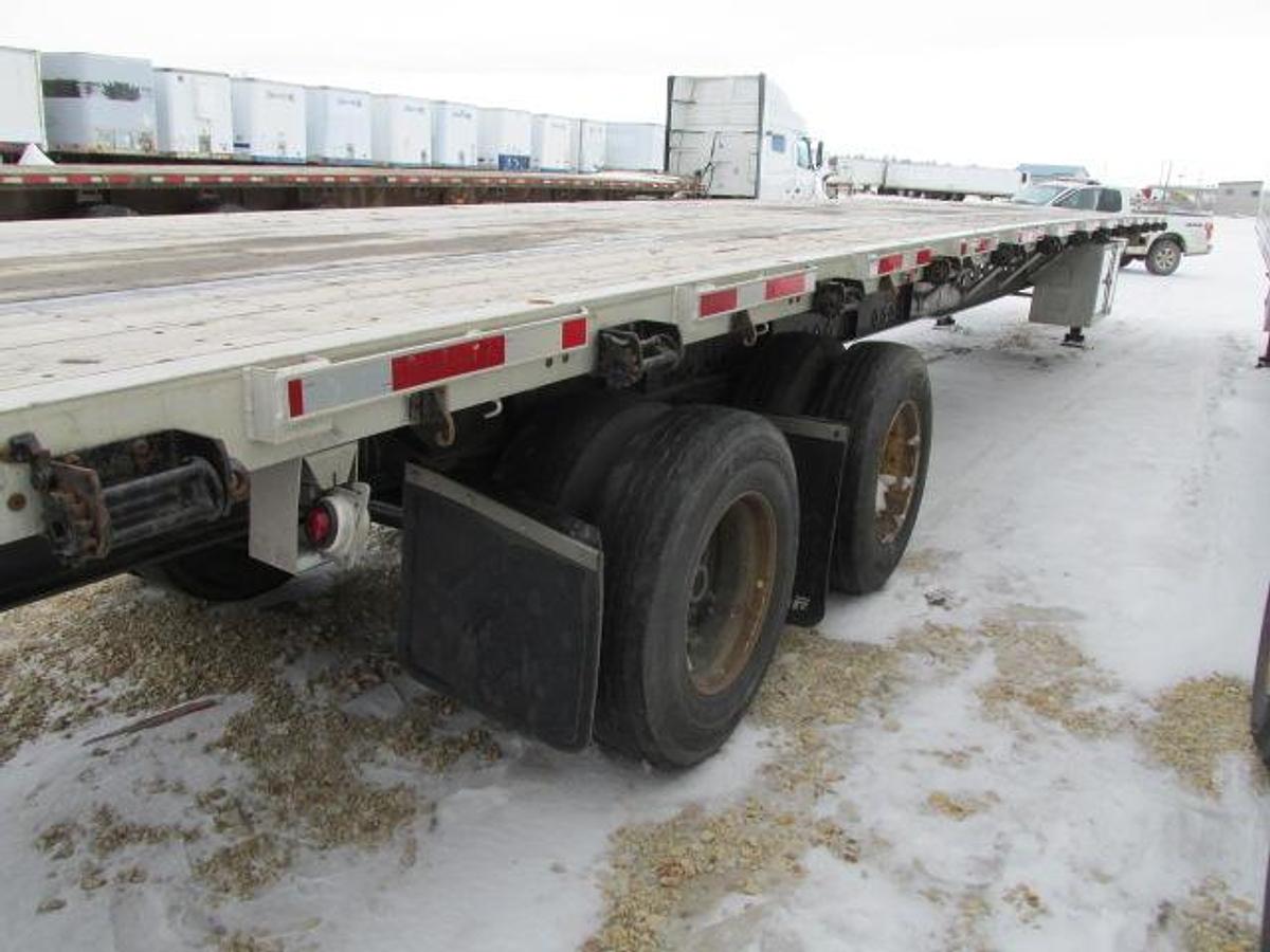 Used 2020 Lode King 53 ft tandem flat deck trailer