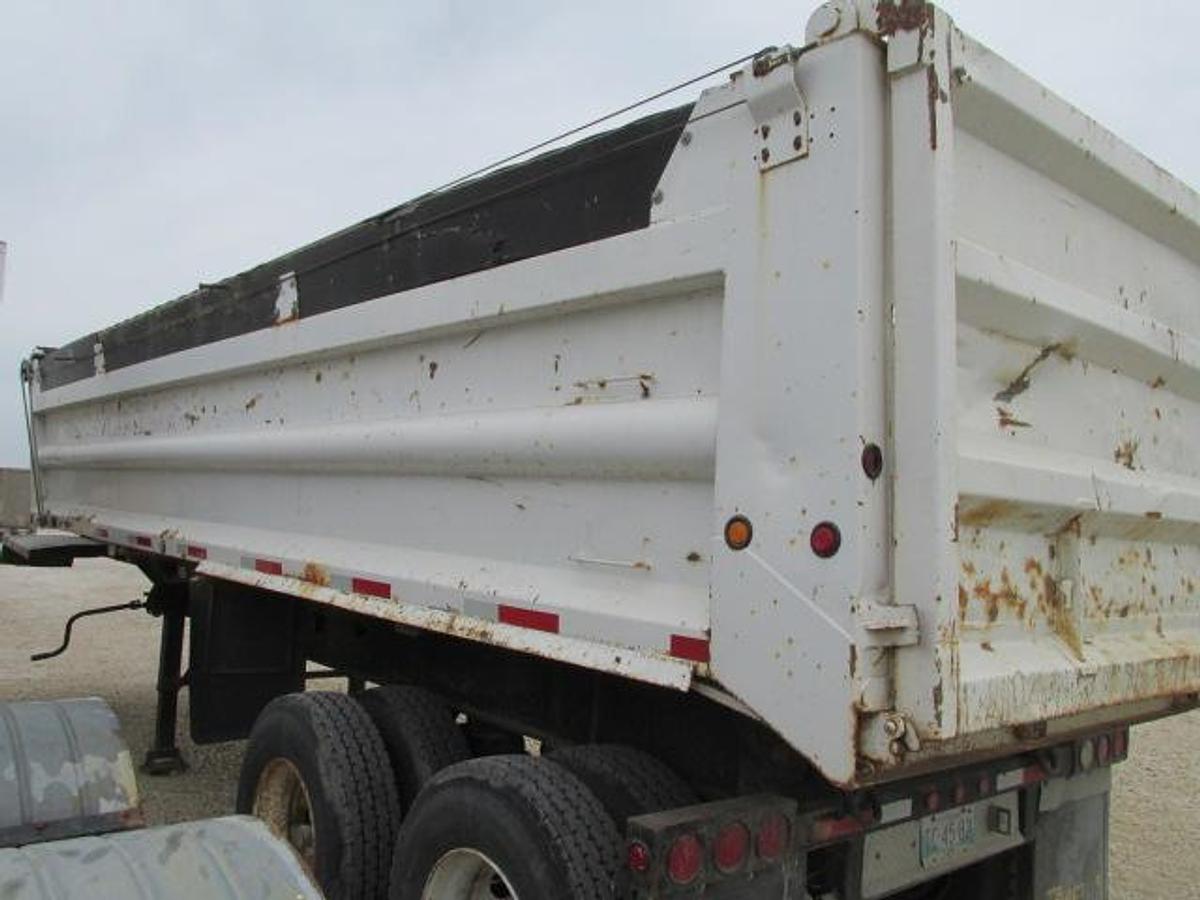 Used 2009 Neustar Tandem axle end dump trailer