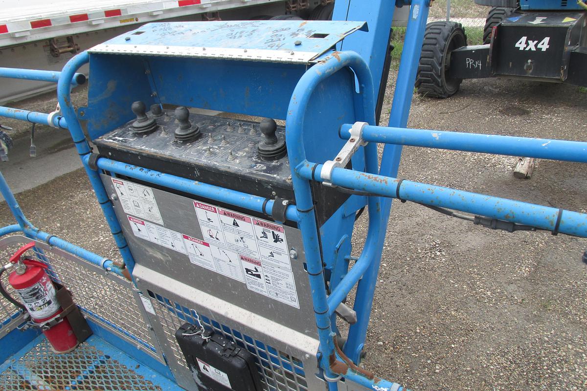 Used 2015 Genie Z 62/40 man lift 4x4 diesel