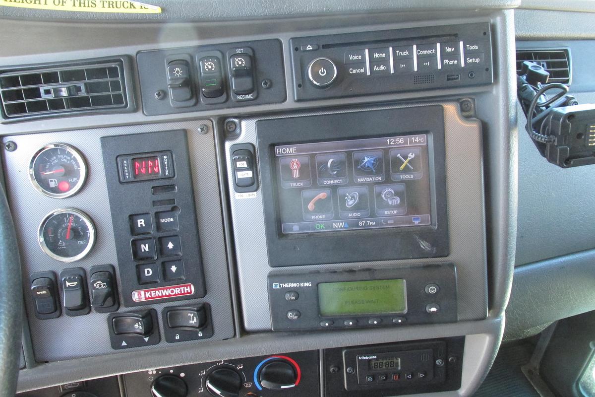 Used 2013 Kenworth T370 with 26 ft box and reefer system