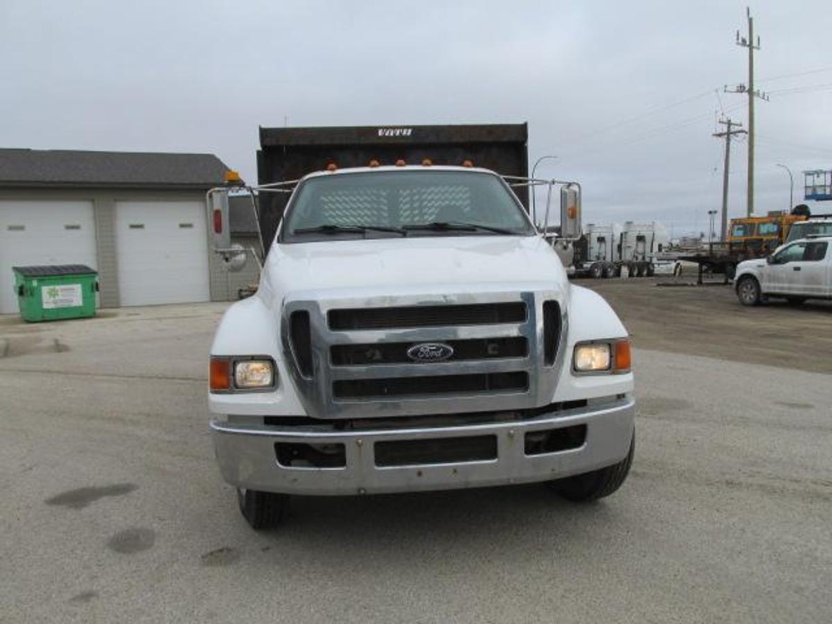 Used 2006 Ford F 650 with 13 ft dump box