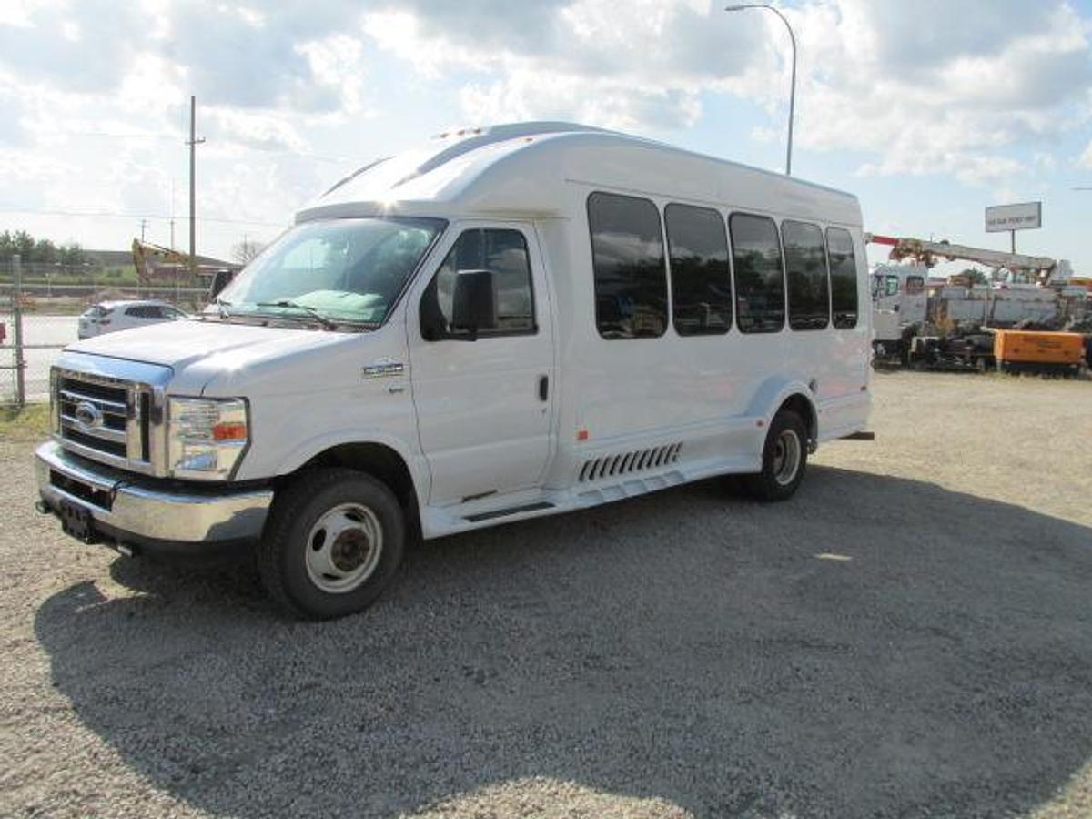 Used 2013 Ford E 350 Crestline Turtle top 15 passsenger bus