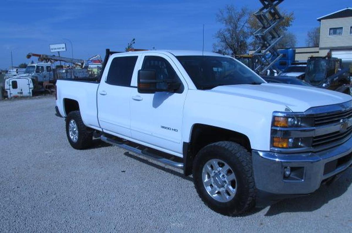 Used 2015 Chevrolet Silverado 3500 Crew cab 4x4