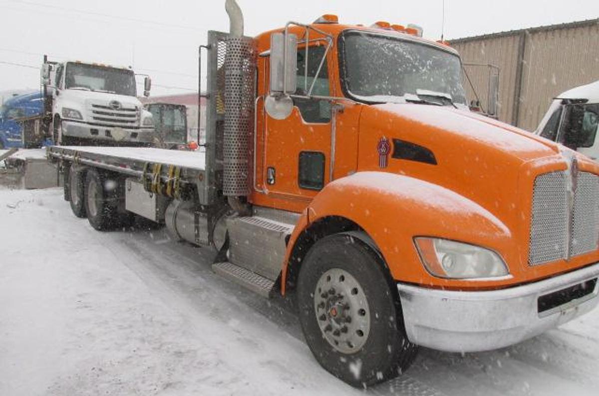 Used 2012 Kenworth T 370 Tandem axle flat deck