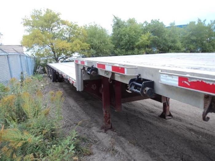 Used 2011 Lode King 53 ft tridem Step deck