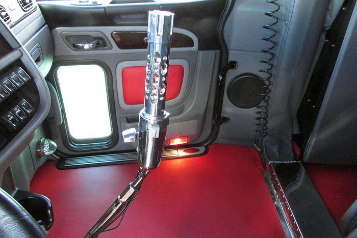 Used 2023 Peterbilt 389 510 HP 18 speed