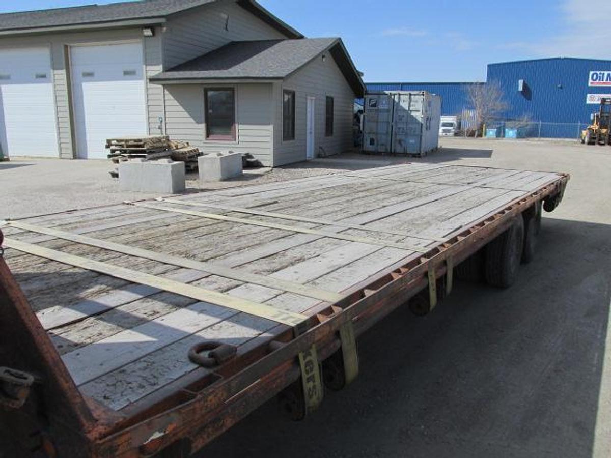 Used 2010 Maxey 30,000 lb GVW goose neck trailer