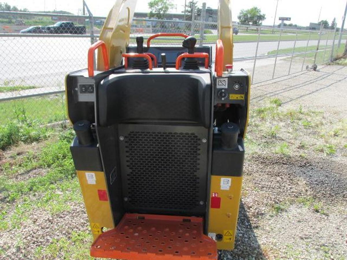 Brand new mini skid steer Kubota 23 hp 