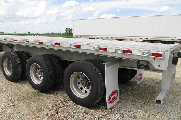 Used 2024 Dorsey 53 ft tri axle lift axle flat