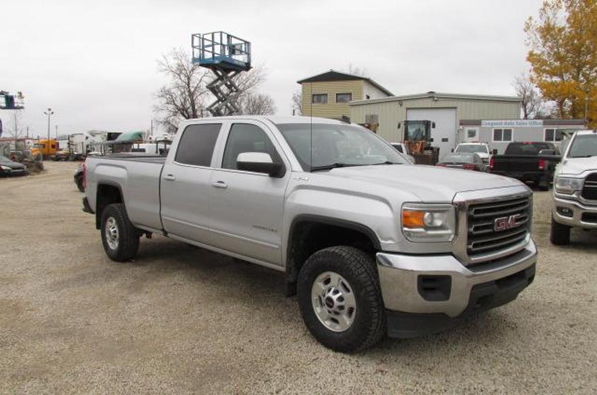 Used 2018 GMC Sierra b2500 Crew Cab 4x4 long box