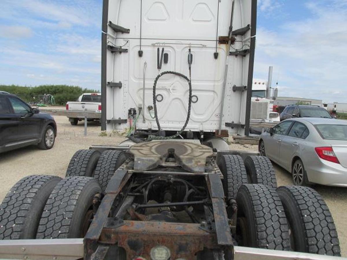 Used 2019 Freightliner Cascadia DD 15 455 hp 13 spd transmission