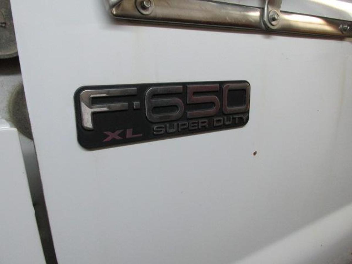 Used 2006 Ford F 650 with 13 ft dump box