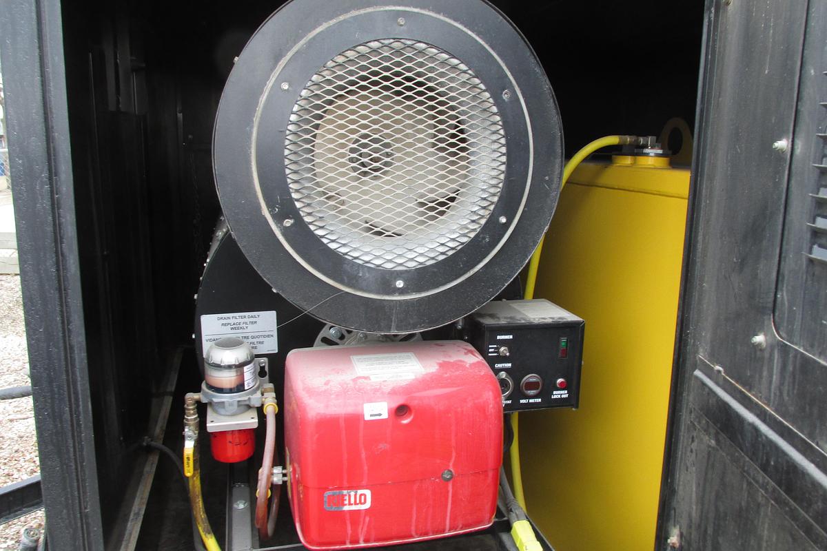 Used 2017 Flagro light tower/ 400,000 BTU heater
