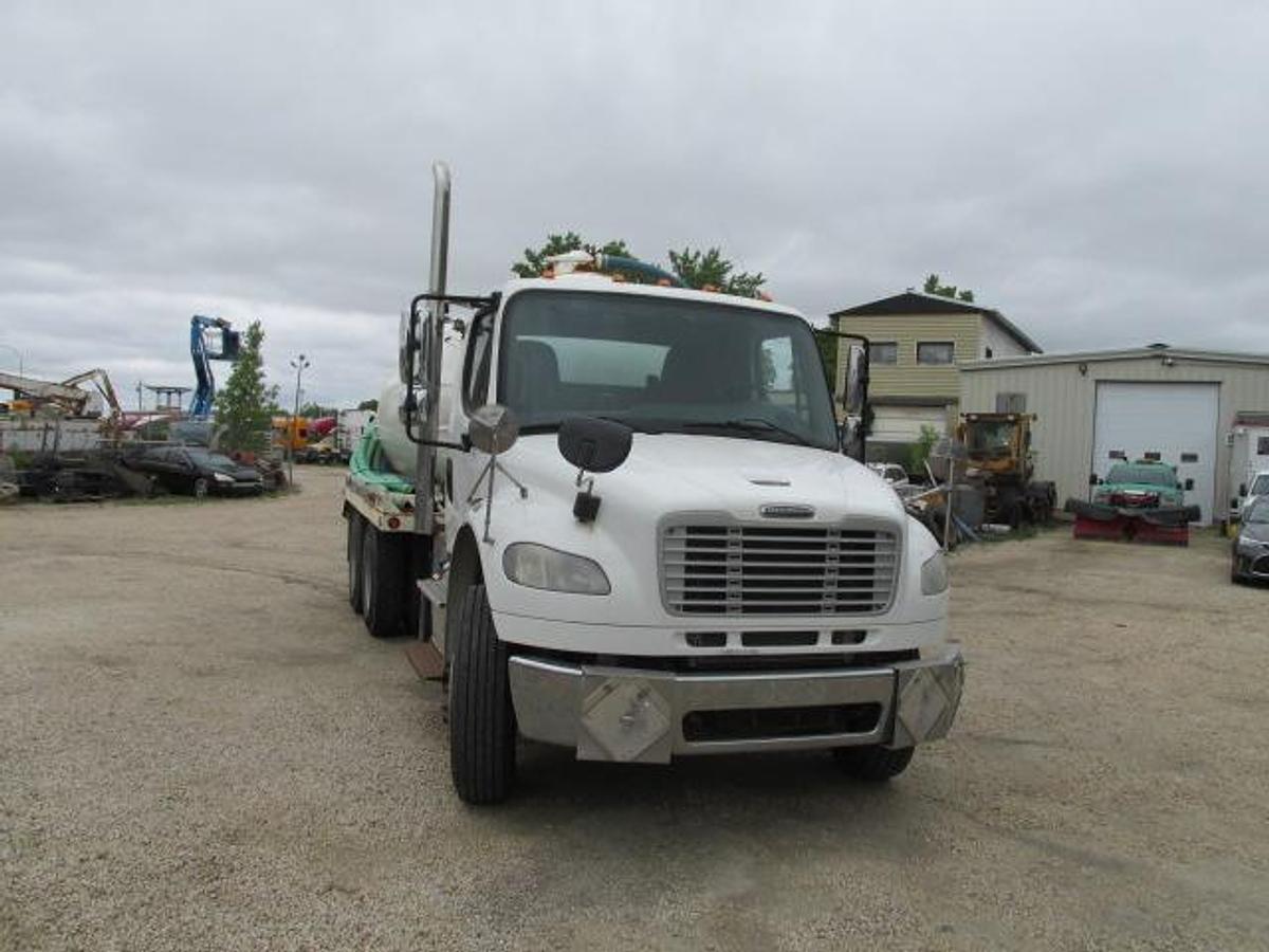 Used 2014 Freightliner M2 Tandem axle Septic truck